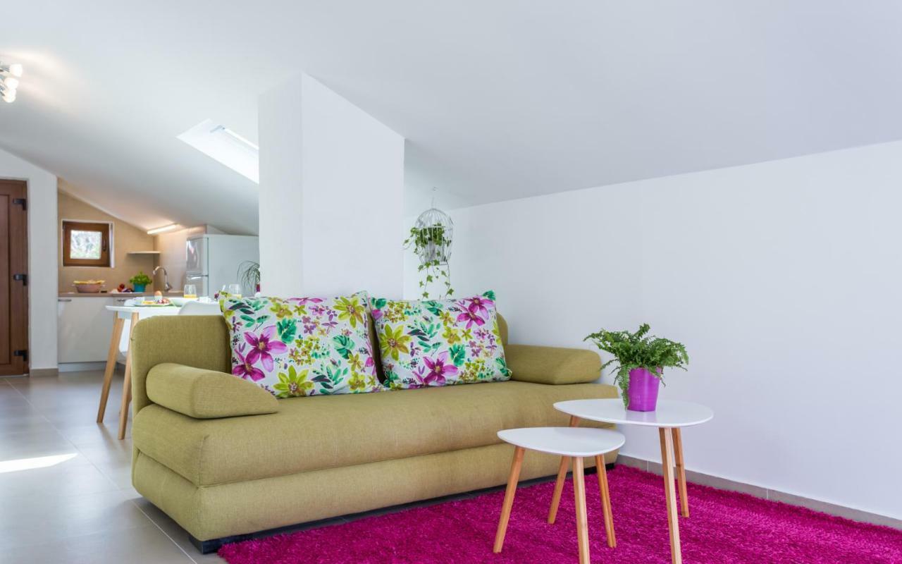 Deni Apartment *